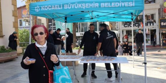 Büyükşehir, Atatürk anısına lokma dağıttı