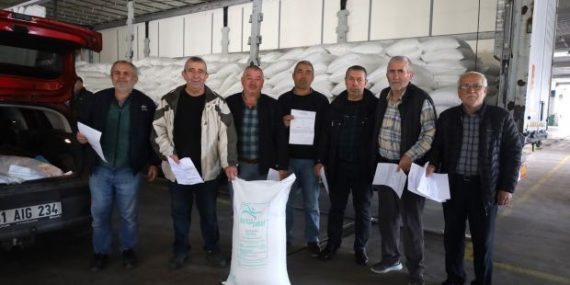 Büyükşehir’den 169 ton arı yemi desteği