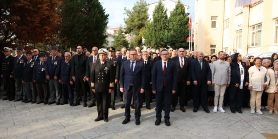Derince’de Atatürk’e Sonsuz Saygı