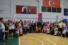 derincede_ogretmenler_gunune_ozel_voleybol_turnuvasi_h66362.jpg
