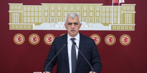 Gergerlioğlu, Kocaelisporlu futbolculara yapılan saldırıyı meclis gündemine taşıdı