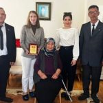 mhp_kocaeli_il_yoneticilerinden_sehit_ogretmen_erkan_aydinin_ailesine_vefa_ziyareti_h66380.jpg