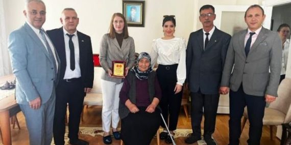 MHP Kocaeli il Yöneticilerinden Şehit Öğretmen Erkan Aydın’ın Ailesine Vefa ziyareti