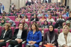 kadem_kocaeliden_guven_toplumu_icin_cagri_siddete_seyirci_kalma_sloganiyla_karamurselde_farkindalik_ve_egitim_programi_h66366.jpg