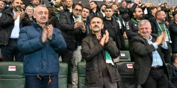 Vali İlhami Aktaş, Kocaelispor ile Fatih Karagümrük A.Ş. Karşılaşmasını İzledi