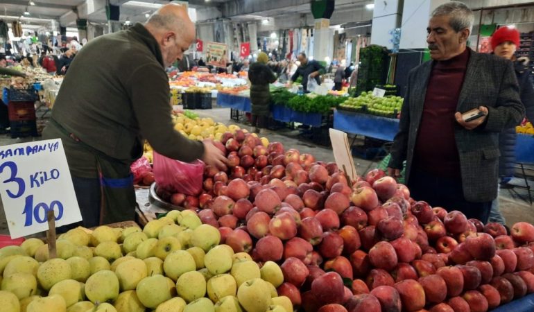 Perşembe pazarında bu hafta yangın var!