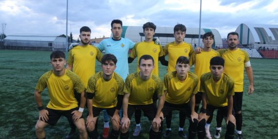 Kocaelispor efsanesine sporcularından en büyük hediye