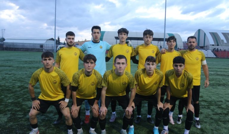 Kocaelispor efsanesine sporcularından en büyük hediye