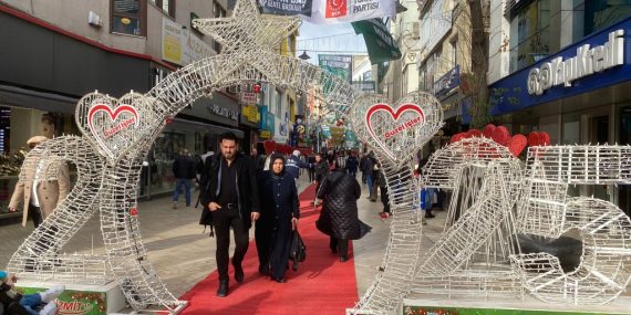 İzmit’te yılbaşı havası
