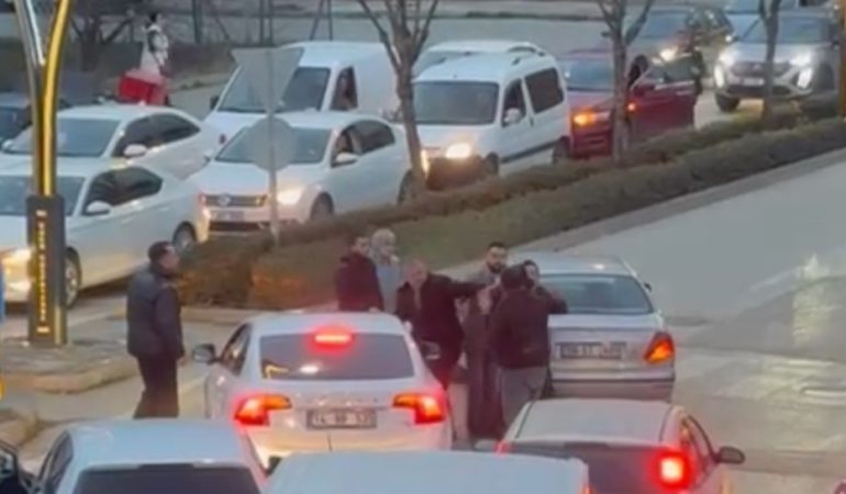 Yaya Geçidinde Büyük Kavga!