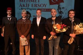 mehmet_akif_dinleti_ve_tiyatro_ile_anildi_h66462.jpg