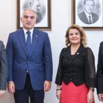 baskan_hurriyetten_bakan_ersoy_ve_milletvekillerine_gala_davetiyesi_h66533.jpg