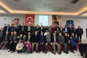 ilim_yayma_da_sohbetler_kitaplasti_konferansta_salon_dolup_tasti_h66564.jpg