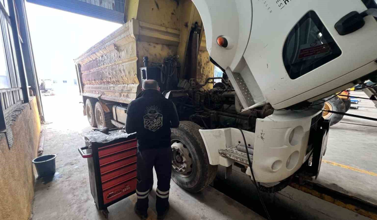 Başiskele’nin hizmet araçlarına periyodik bakım ve onarım