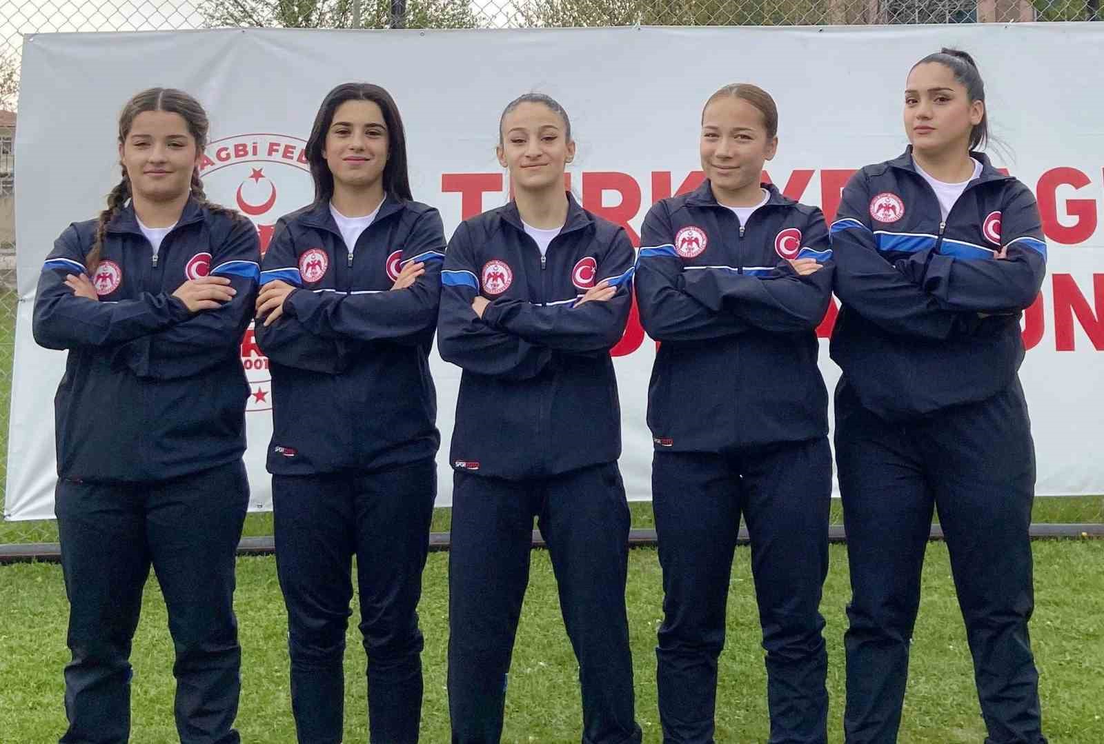 Körfezli kadın sporcular milli takım kampında
