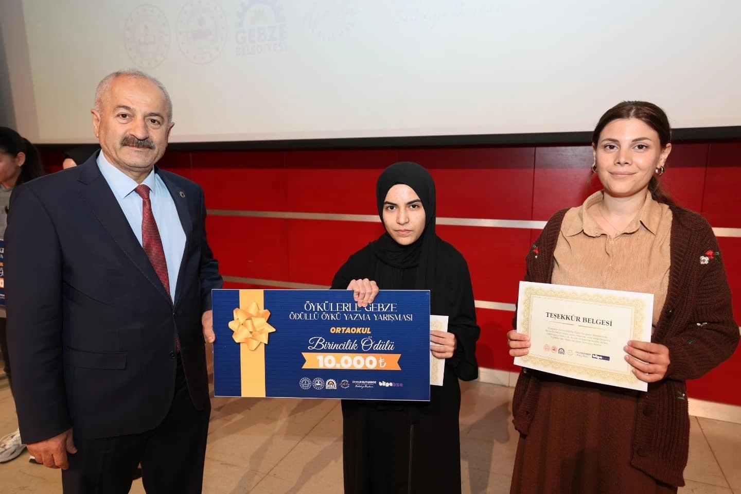 Öykülerle Gebze Yarışması’nda ödüller sahiplerini buldu
