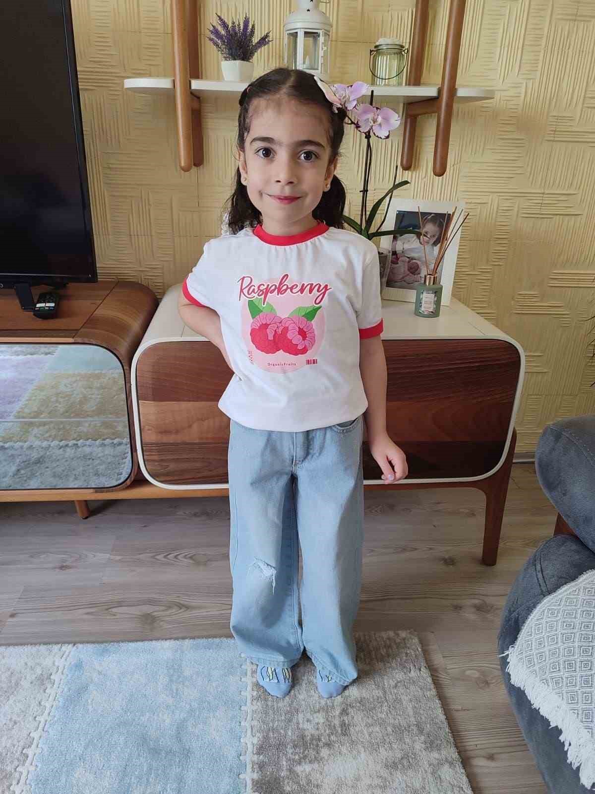Zümra, gözyaşlarıyla toprağa verildi
