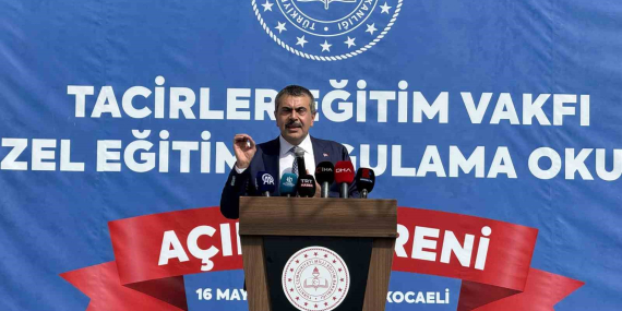 Bakan Tekin: “Türkiye, neredeyse tüm dersliklerinde akıllı tahta bulunduran dünyadaki tek ülke konumunda”