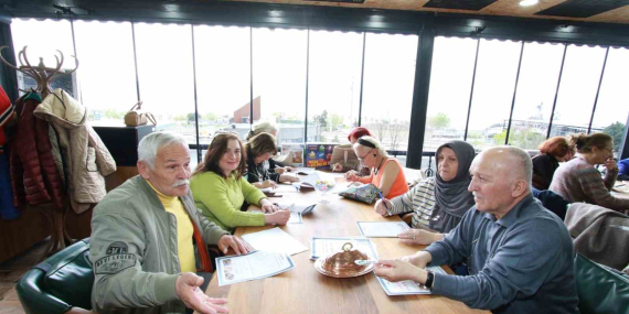 Koca çınarlar şiir dinletisinde buluştu