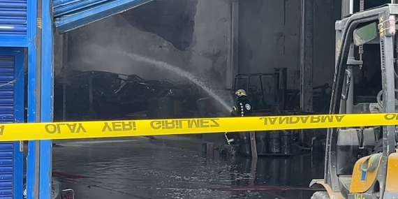 Kocaeli’de boya fabrikasında çıkan yangın kontrol altına alındı