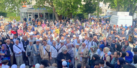 Hacı adayları dualarla kutsal topraklara uğurlandı