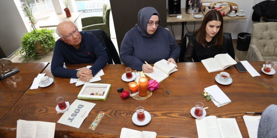 Kocaeli’de “Okuyan Şehir Kulübü” kitapseverleri buluşturuyor