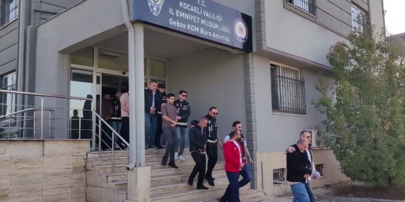 4 ilde yapılan eş zamanlı operasyonda 1 milyon 416 bin 190 makaron ele geçirildi: 30 şüpheli yakalandı