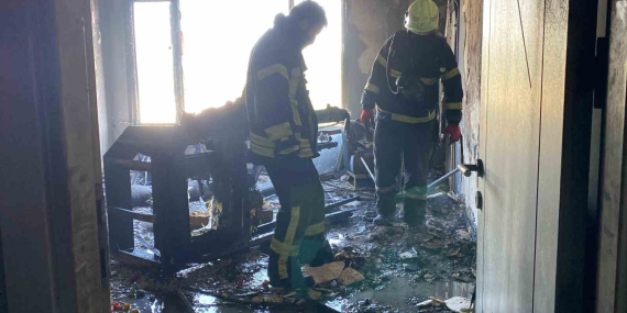 Hatalı park yangına giden itfaiye aracına geçit vermedi