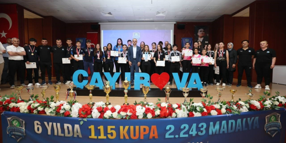 Sezonu 10 kupa ve 160 madalyayla tamamladılar