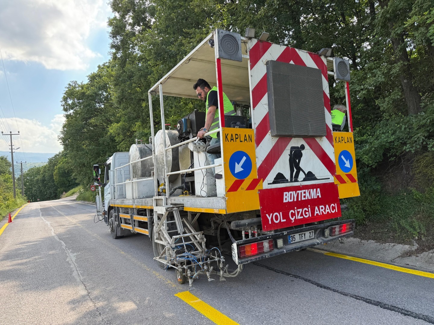 50 bin metrekare yol çizgi çalışması tamamlandı
