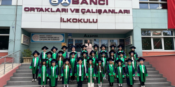 Derince’de mezuniyet heyecanı
