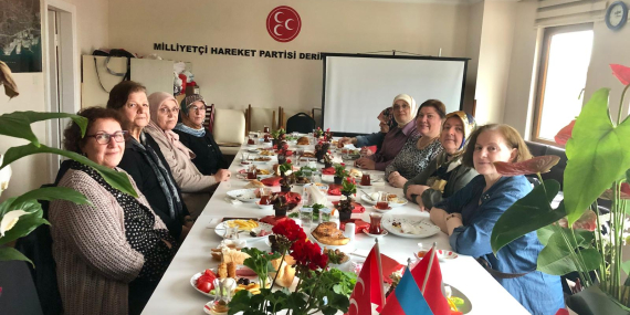MHP Derince İlçe Teşkilatından Anneler Gününe özel program
