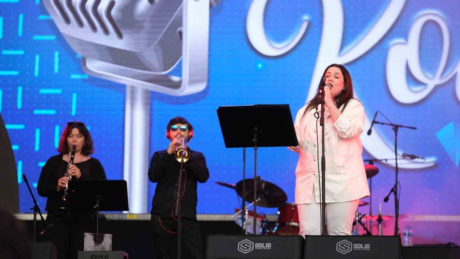 90’lar şarkıları gençlerle buluştu
