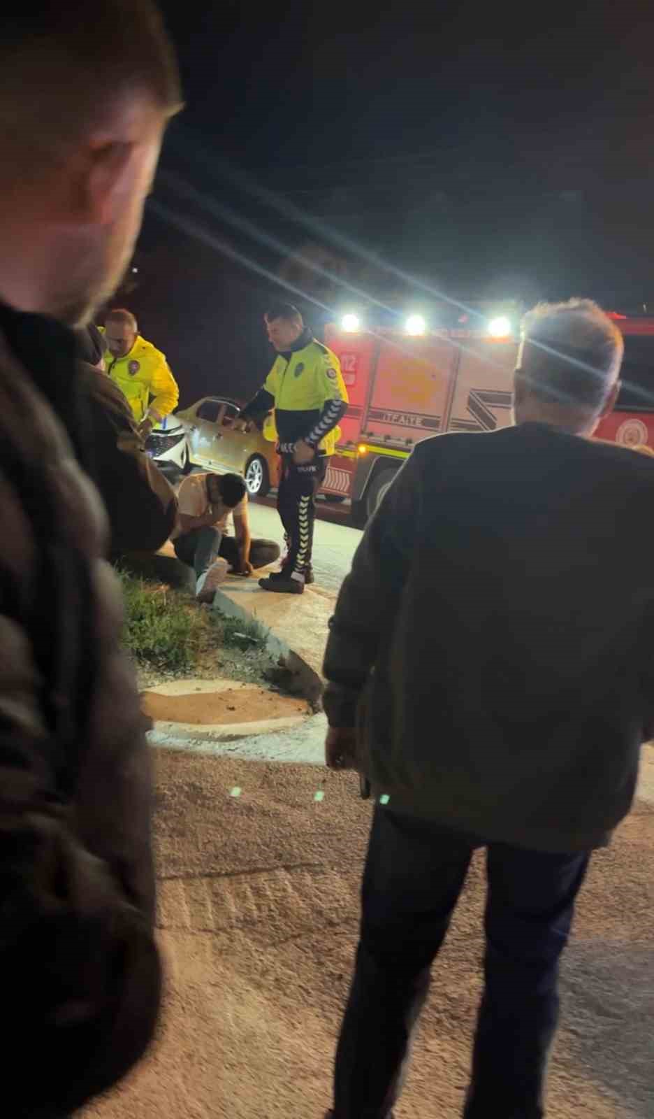 Alkollü sürücü camiye daldı: 1 yaralı
