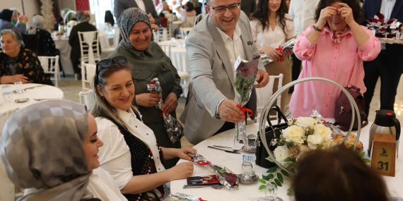 Derince’de en anlamlı  Anneler Günü kutlaması