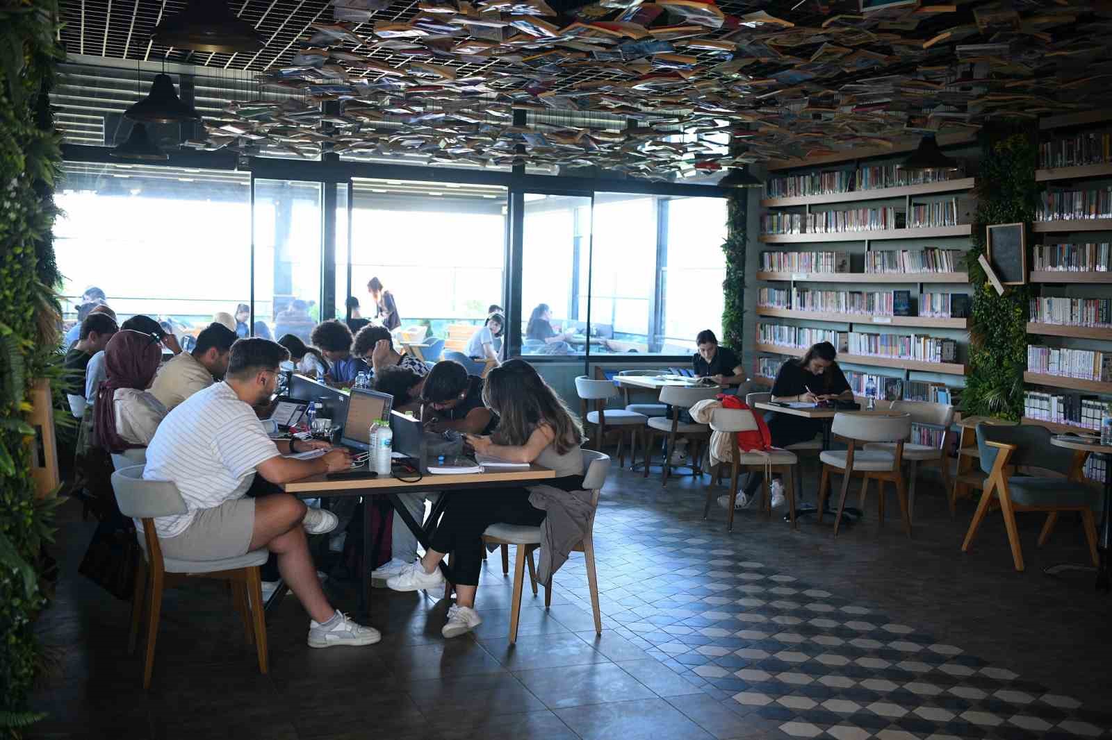 Çayırova’da kütüphaneler YKS gününe kadar 7/24 hizmet verecek
