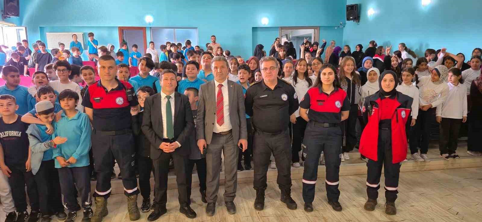 Darıca’da 900 öğrenciye afet farkındalık eğitimi verildi
