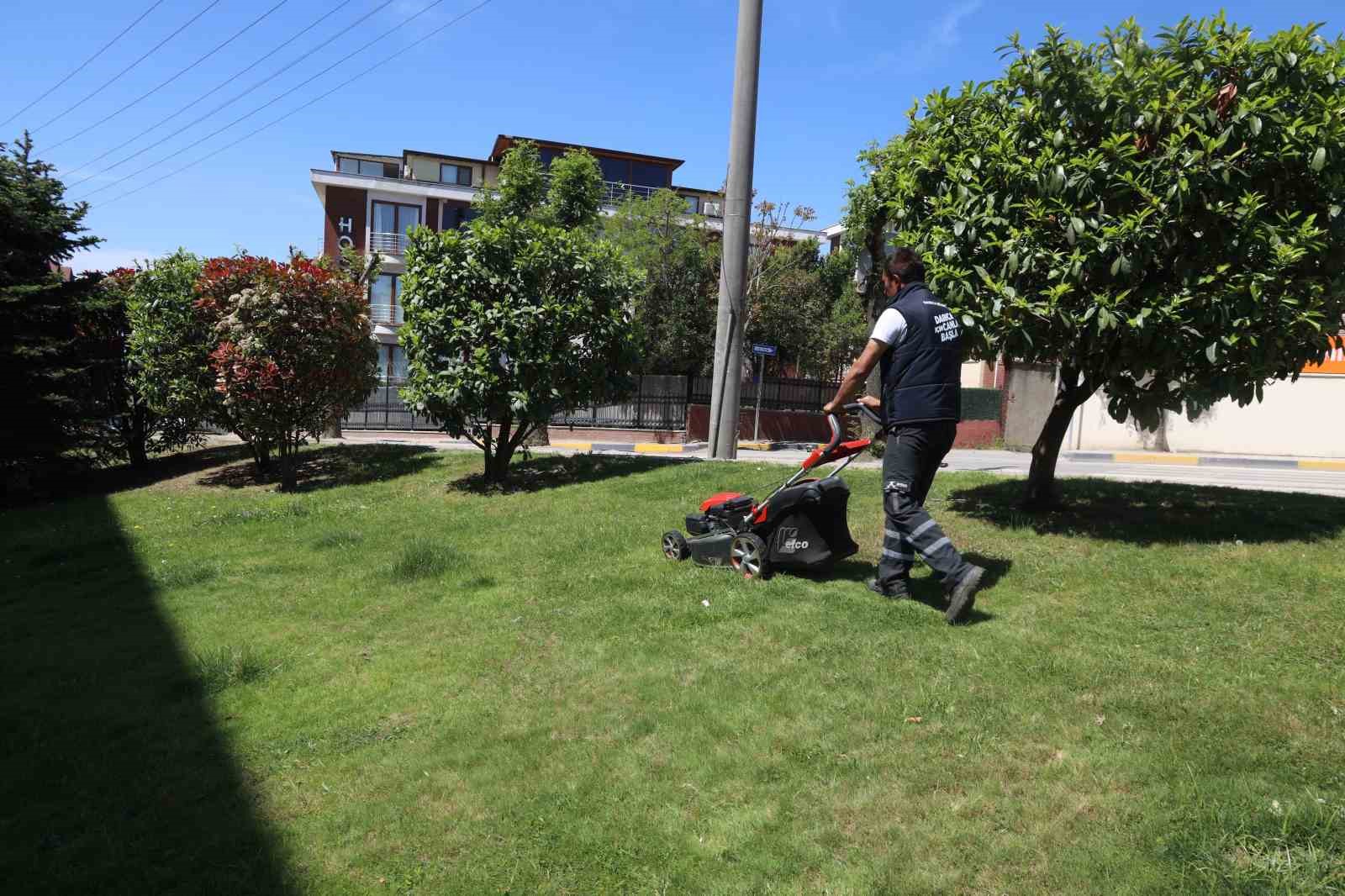 Darıca’da yeşil alanlarda bahar mesaisi
