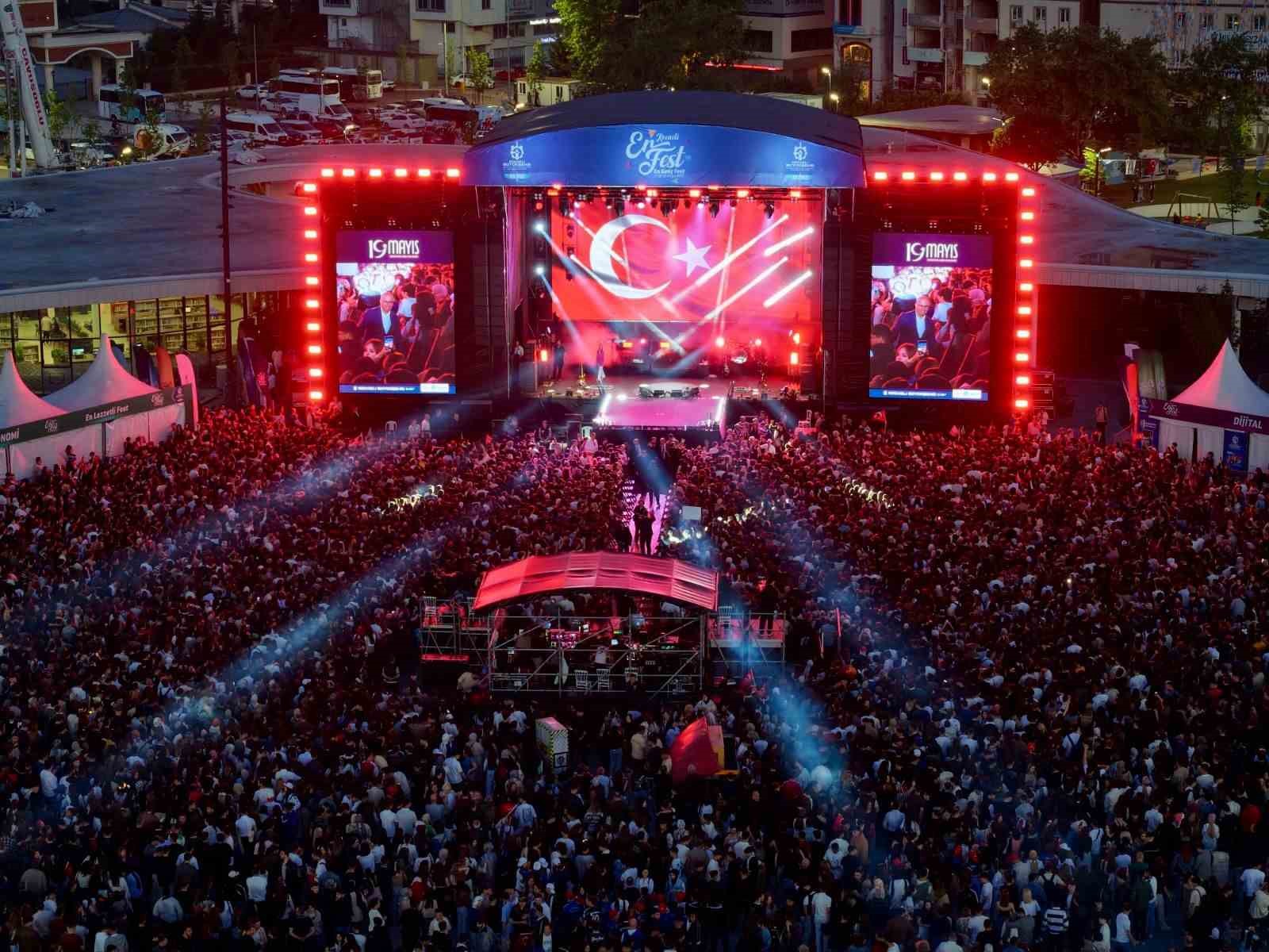 Fatma Turgut’tan unutulmaz konser
