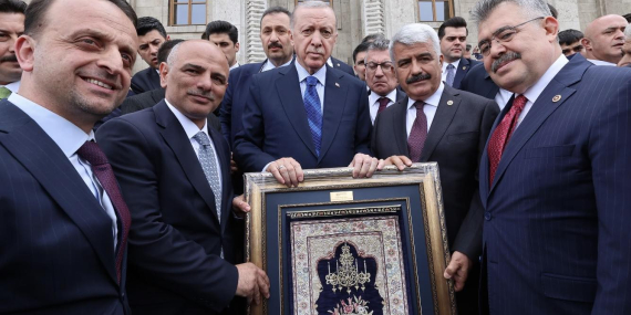 İlk Hereke Halısı Cumhurbaşkanı Erdoğan’a