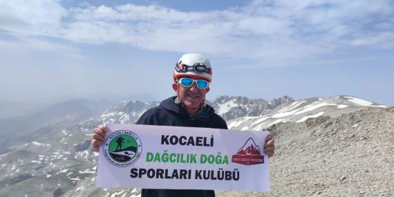 Kocaeli Dağcıları Dedegöl zirvesine tırmandı
