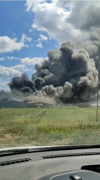 Kocaeli’de boya fabrikasında çıkan yangın kontrol altına alındı
