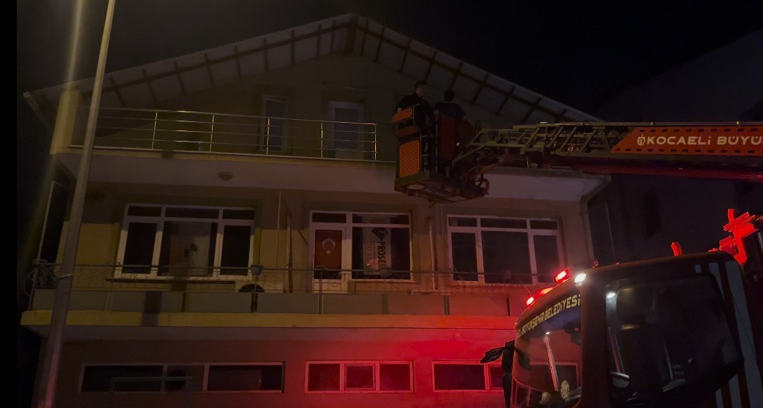 Müzik krizine polis ve itfaiye müdahalesi
