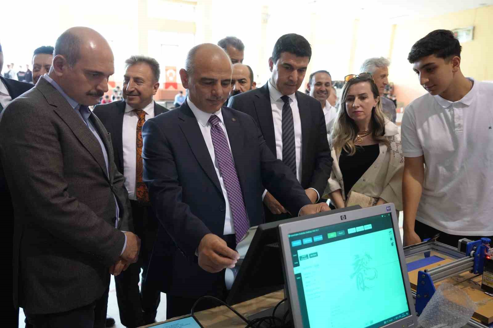 Nitelikli aranan eleman için sanayi bu kez okul yolunda
