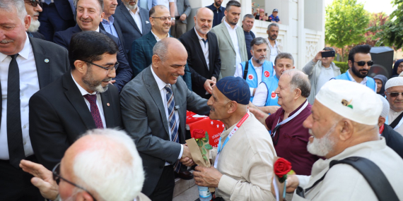 Körfezli hacı adayları dualarla uğurlandı