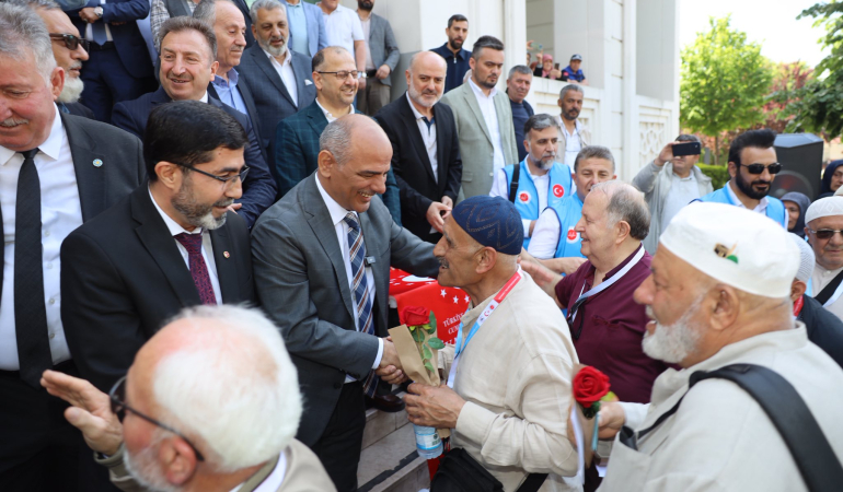 Körfezli hacı adayları dualarla uğurlandı