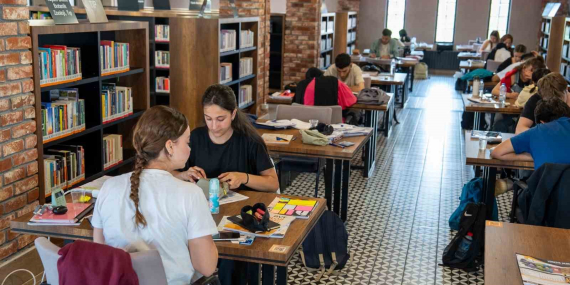 Kitaphane’de sınav yoğunluğu