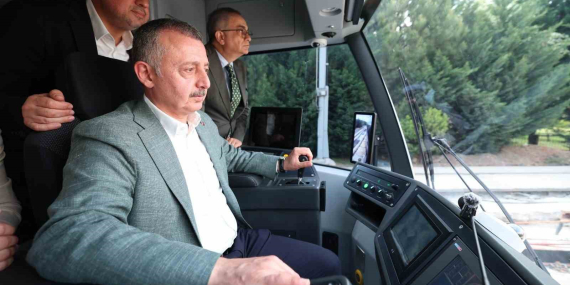 Alikahya Tramvay Hattı’nda ilk sürüş Başkan Büyükakın’dan