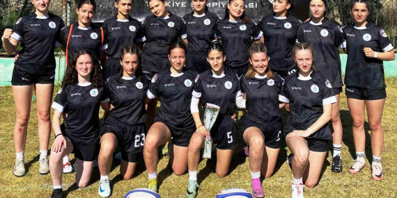 Körfezli U18 ragbici kızlar finale kaldı