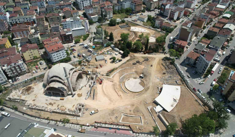 Çayırova’ya yeni nefes: Kent meydanı yükseliyor